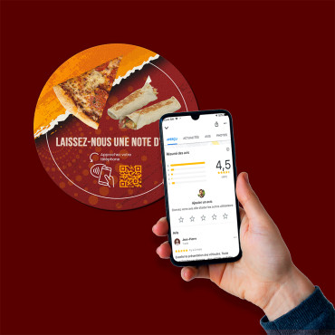 Restorāna uzlīme ar NFC čipu sienai, galdiņam, reklāmu stendiem un izkārtnēm.