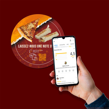 Samolepka restaurace spojená s NFC čipem na zeď, pult, POS a vitrínu