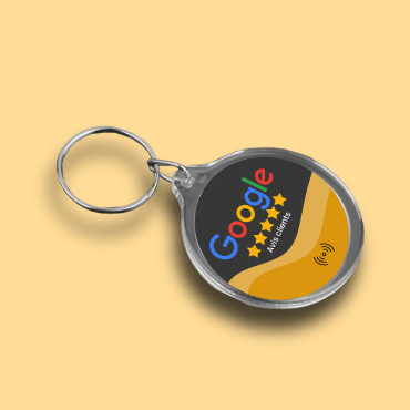 Ključek s povratnimi informacijami strank Google, povezan z vgrajenim NFC čipom.