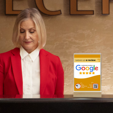 Prezentátor NFC s hodnotením na Google s QR kódom (obe strany)