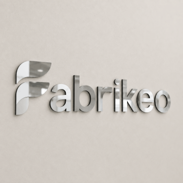 Skyltlogotyp i dibond med spegelblank silverfinish