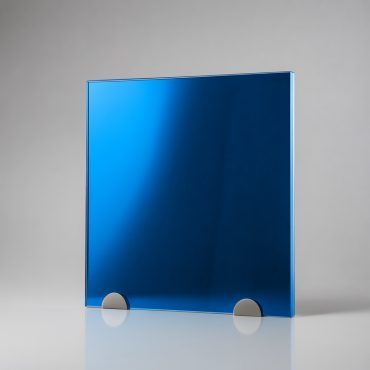 Plaque de Plexiglas miroir bleu clair sur mesure - présentation studio
